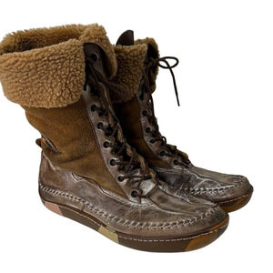 Brown Shearling-Lined Lace-Up Boots